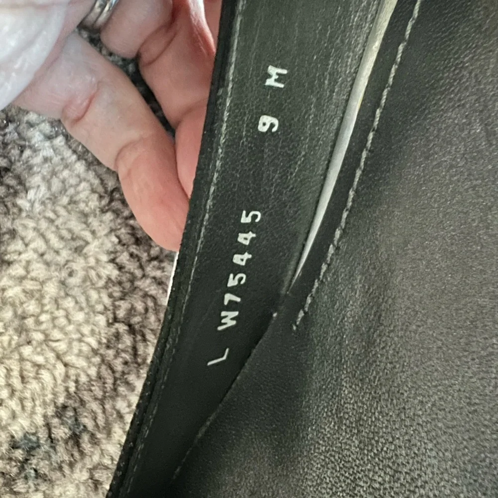 Stuart Weitzman black embossed pumps size 9 Excellent condition- Like New